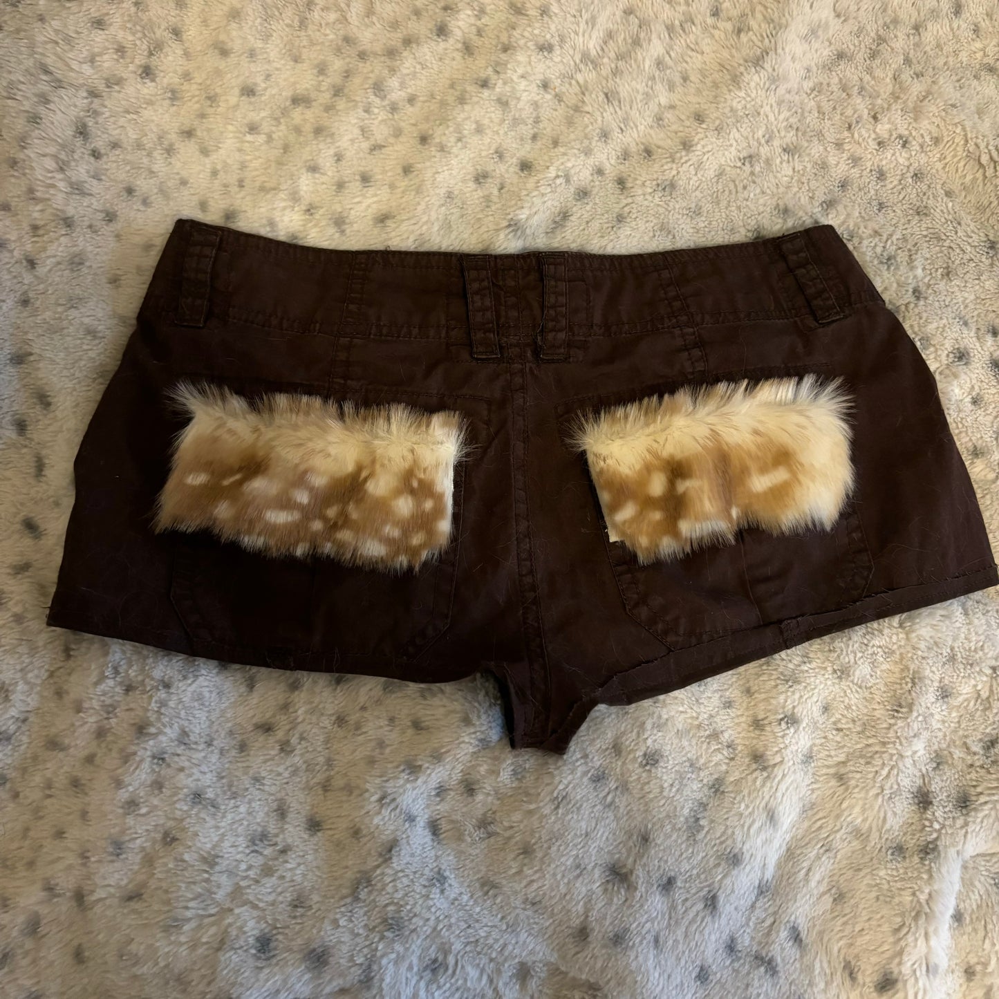 gyaru deer fur pocket shorts